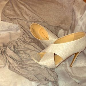 Chinese Laundry Silver heels New in box